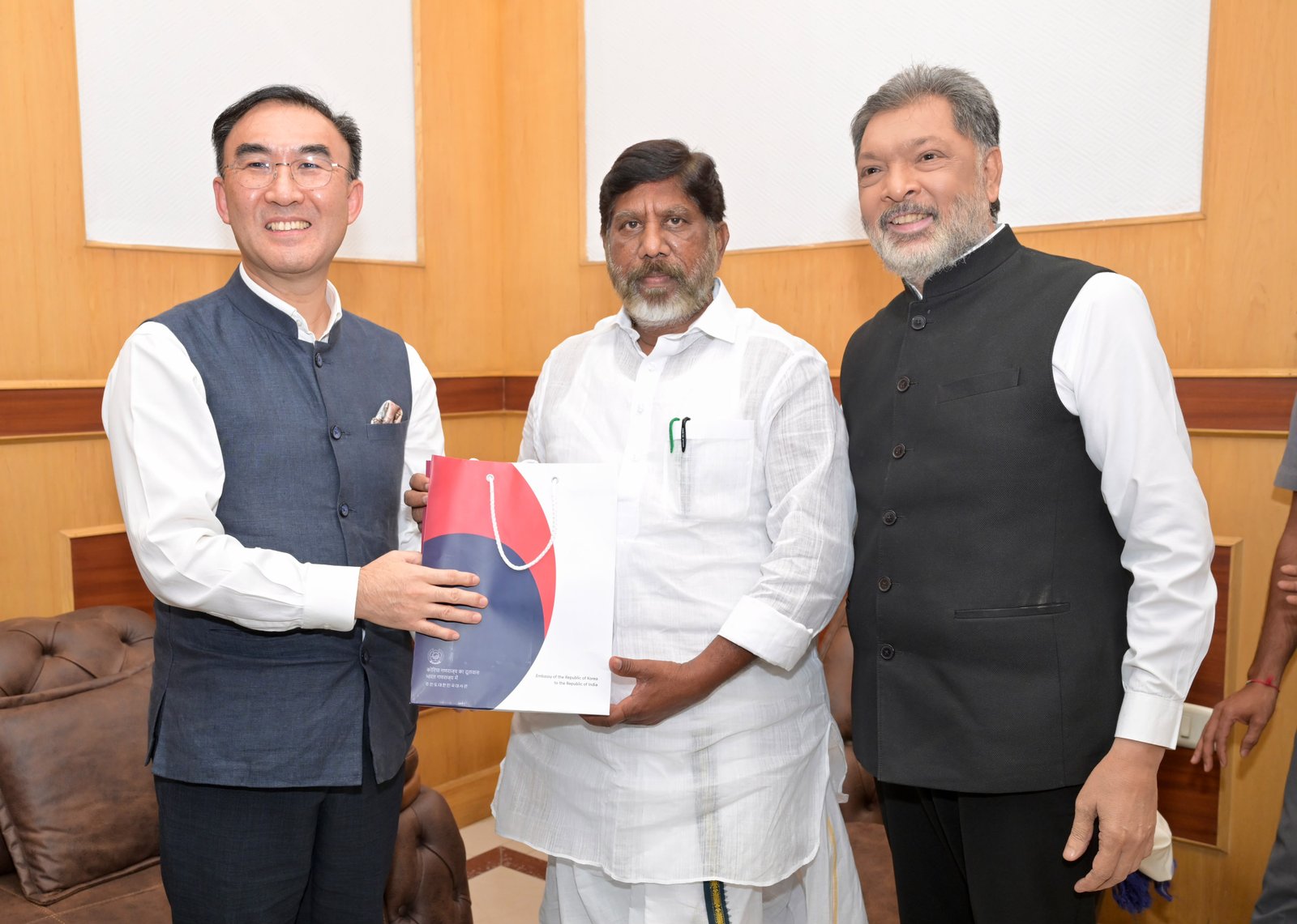 Korea : కొరియా నుండి రూ.15 వేల కోట్ల పెట్టుబడులు లక్ష్యం.. Korea : కొరియా నుండి రూ.15 వేల కోట్ల పెట్టుబడులు లక్ష్యం..